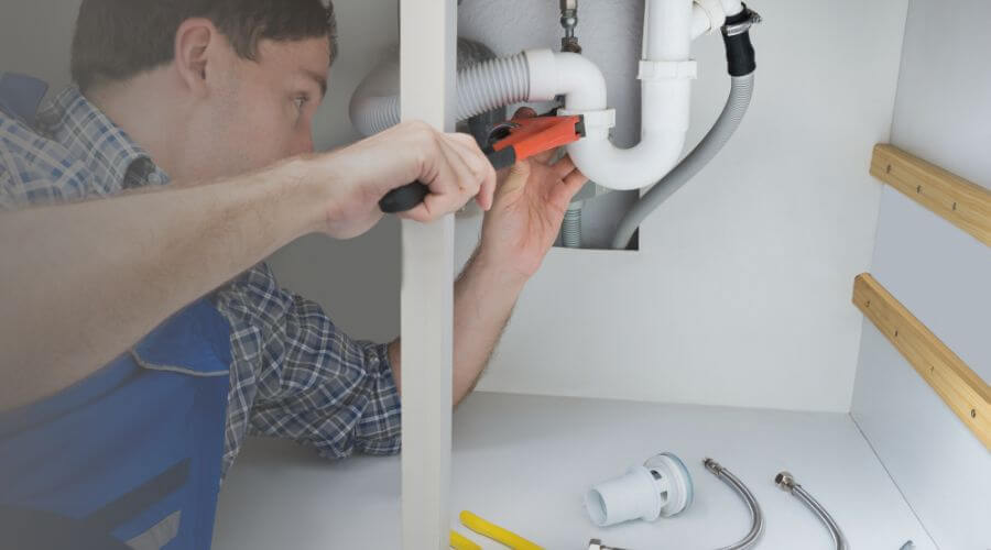 Local tankless water heater installation in Freelandville, IN